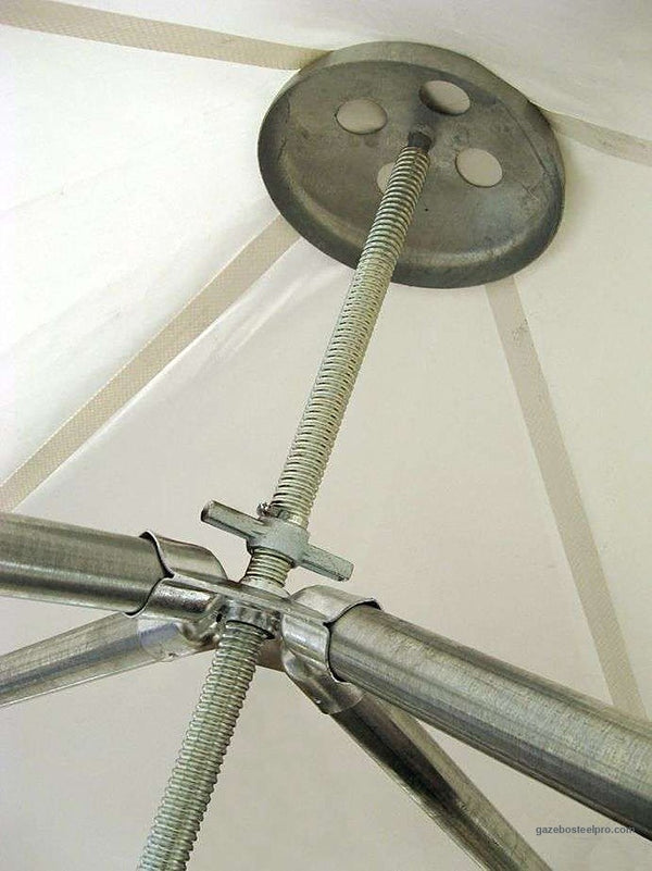 Tensionamento del telo dell'Airone Minimax: piatto spingitelo e maniglietta sull'asta filettata, foto vera